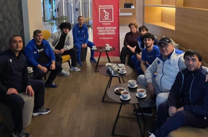 Firdovsi Umudov Avropa çempionatı öncəsi komanda üzvlərimizlə görüşdü