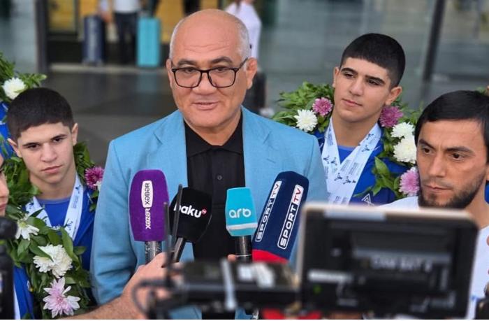 Avropa birinciliyində 15 medal qazanmış atletlərimiz Vətəndə - Fotolar
